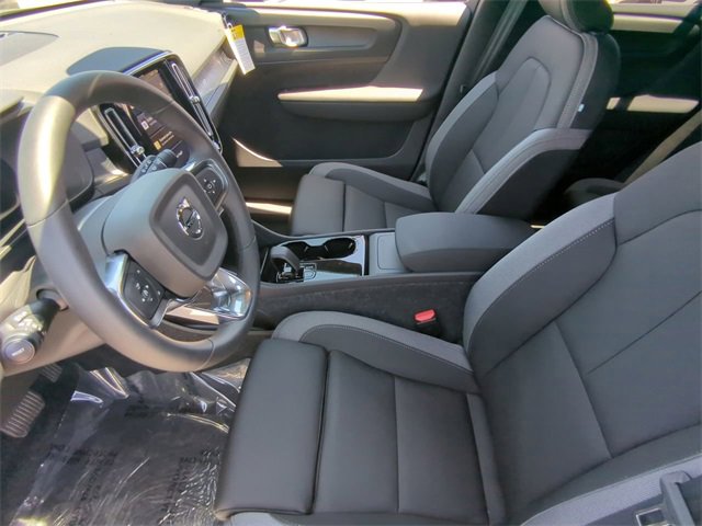 New 2025 Volvo EX40 Core w/ Climate Package image 20