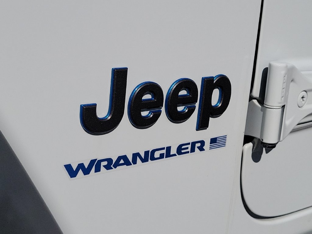 Used 2023 Jeep Wrangler Unlimited w/ Sun & Screen Package AWD/4WD image 29