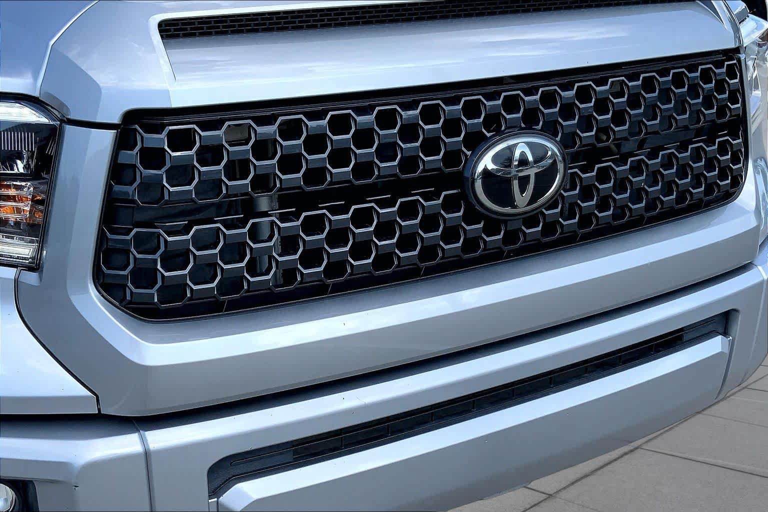 Used 2021 Toyota Tundra Platinum AWD/4WD image 31