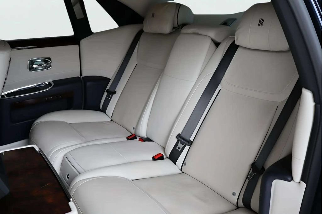 Used 2016 Rolls-Royce Ghost RWD image 14