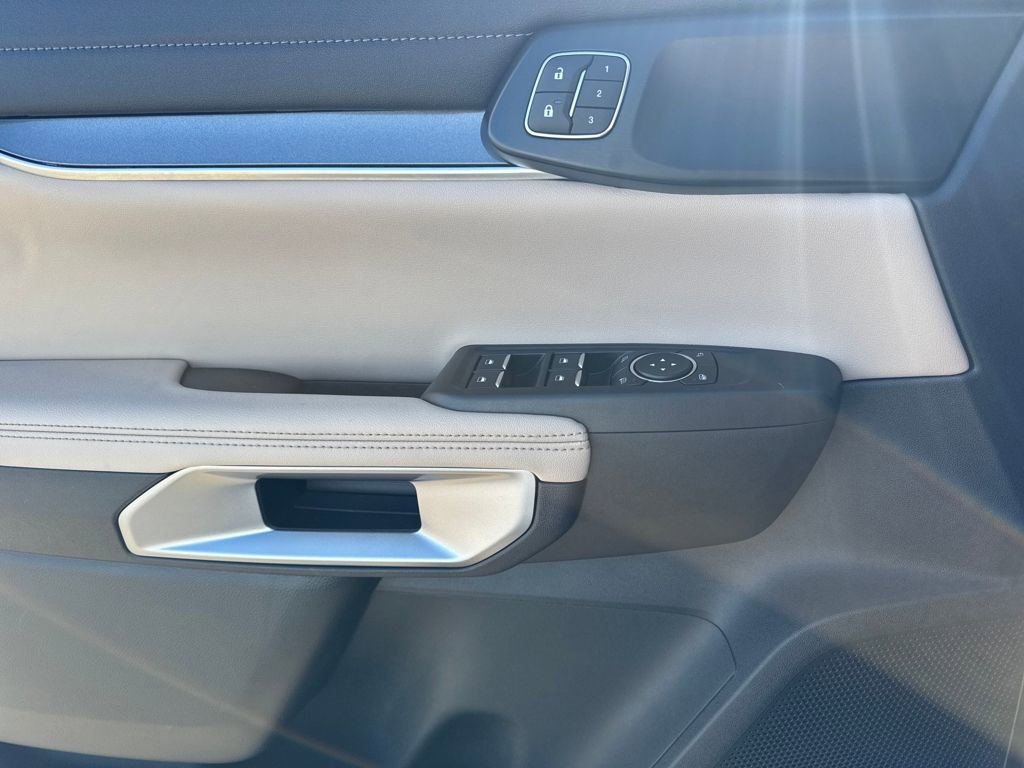 New 2025 Ford Ranger Lariat w/ Chrome Accent Package image 22