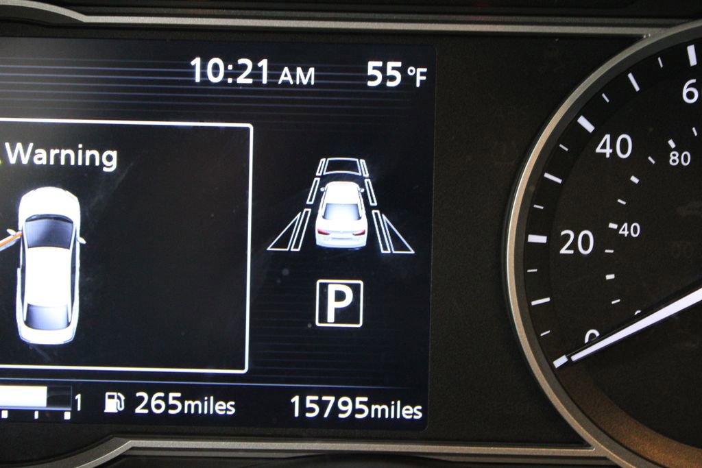 Used 2021 Nissan Versa SV image 17