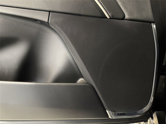 Certified 2022 Cadillac Escalade ESV Premium Luxury w/ Performance Package image 25