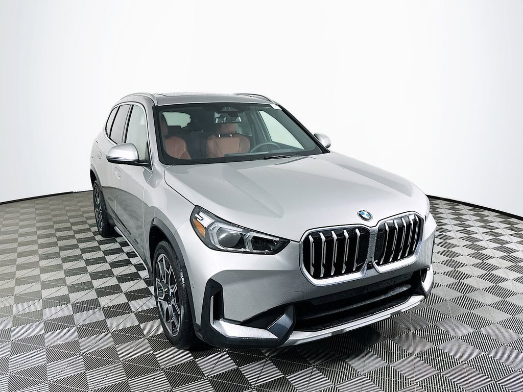 Used 2026 BMW X1 xDrive28i w/ Technology Package image 2