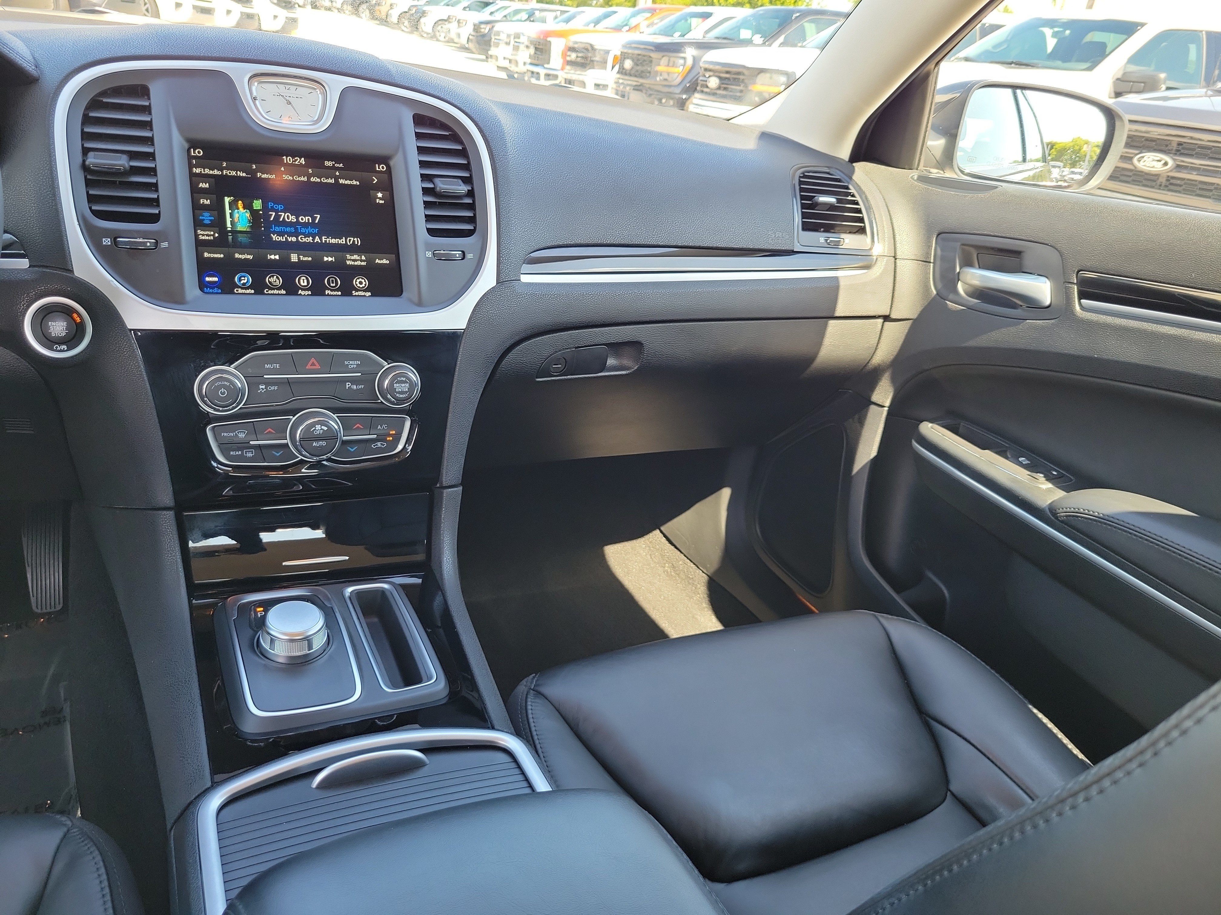 Used 2023 Chrysler 300 Touring L RWD image 15