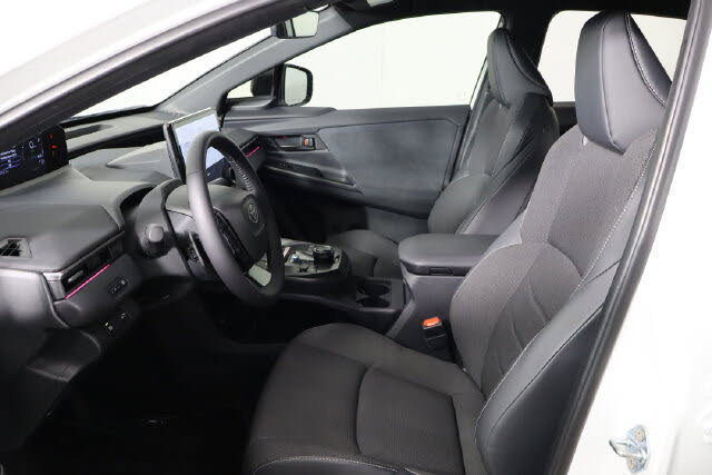 Used 2026 Toyota C-HR AWD/4WD image 17