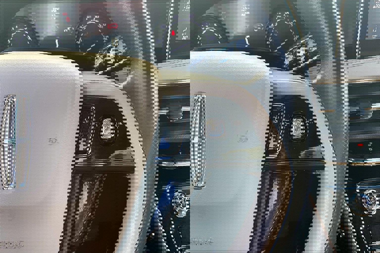 Used 2020 Lincoln Corsair AWD w/ Equipment Group 101A image 24