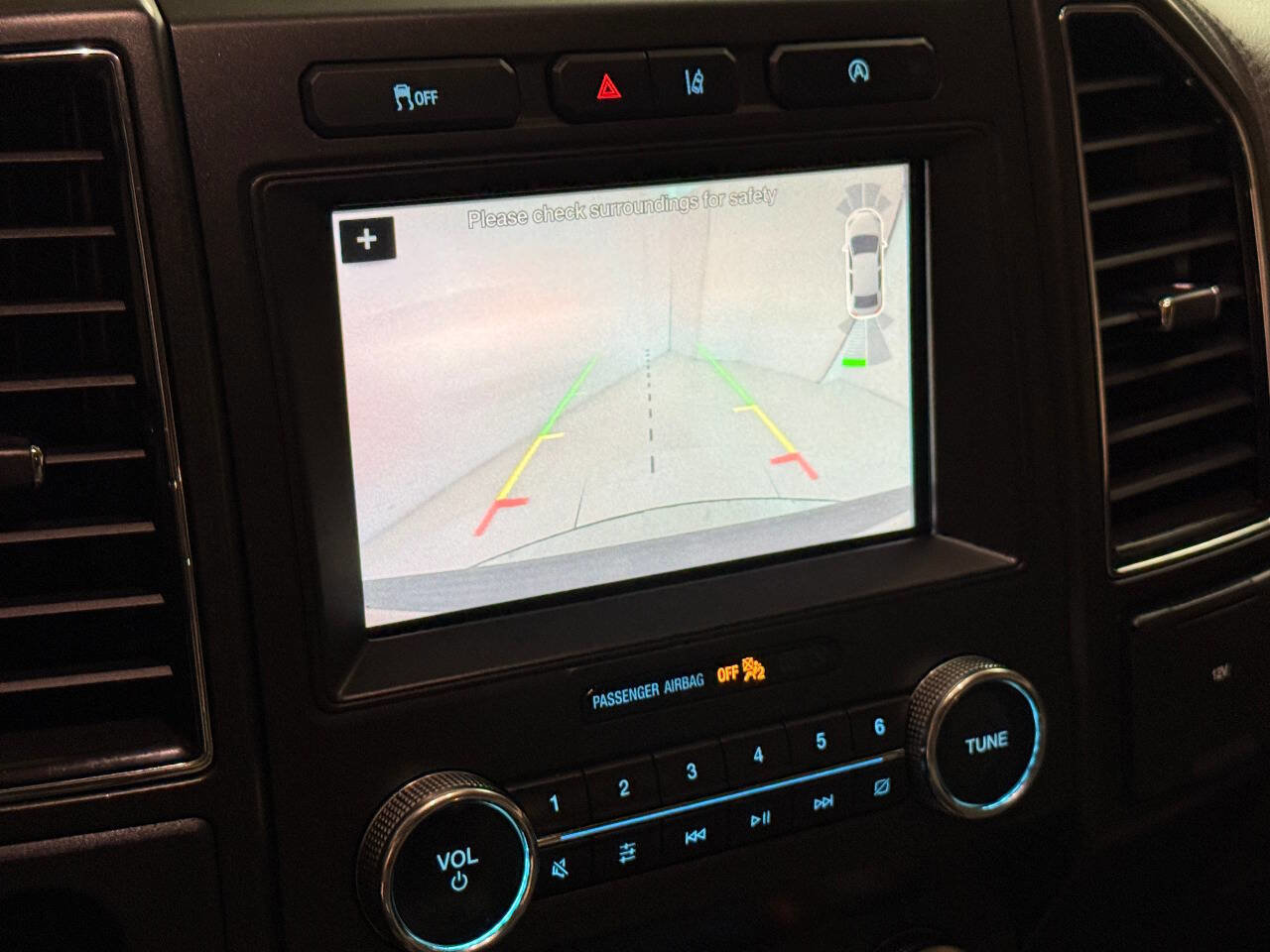 Used 2019 Ford Expedition Limited w/ Driver Assistance Package RWD image 40