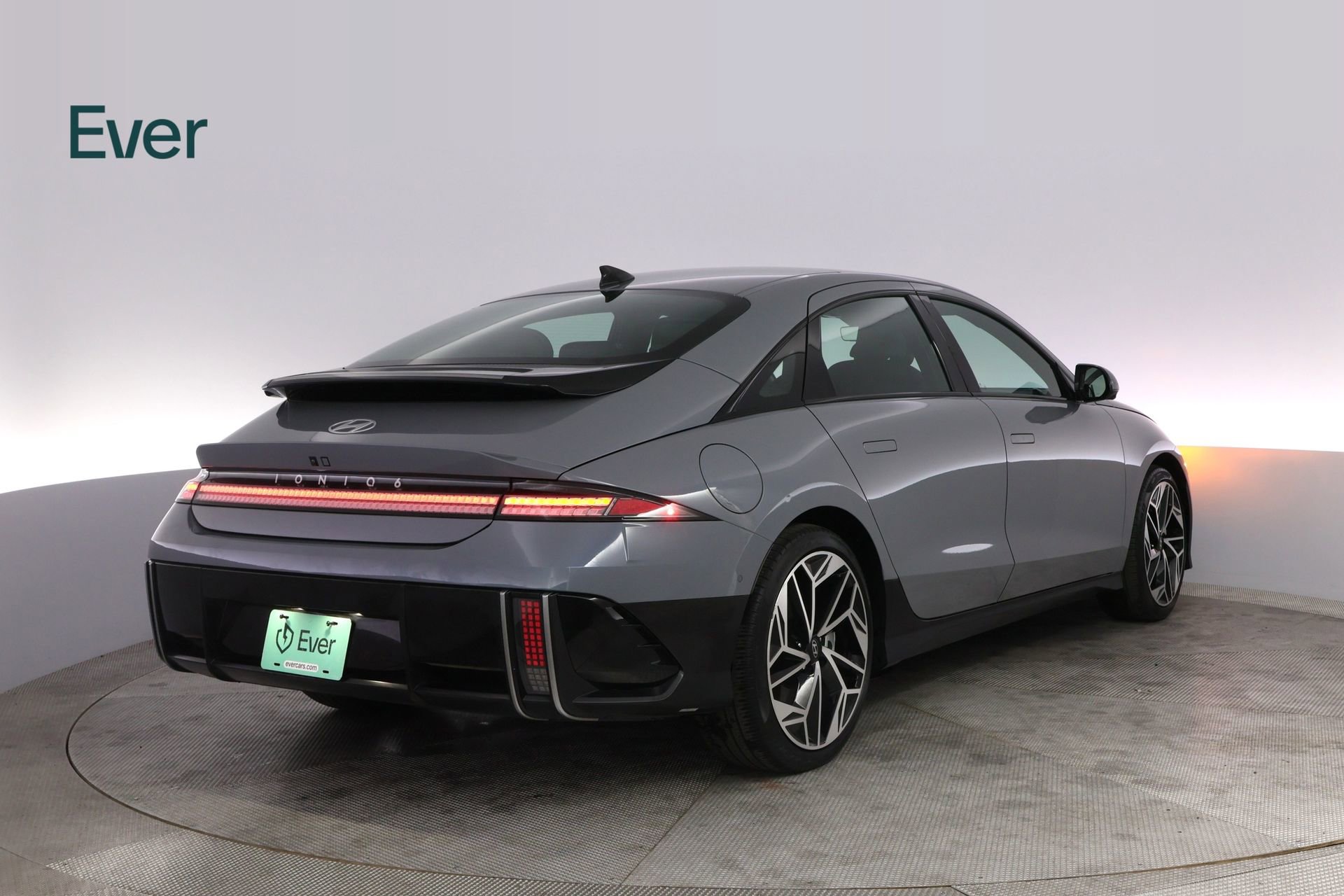 Used 2024 Hyundai Ioniq 6 Limited image 3