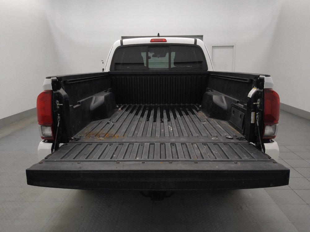 Used 2020 Toyota Tacoma SR image 29
