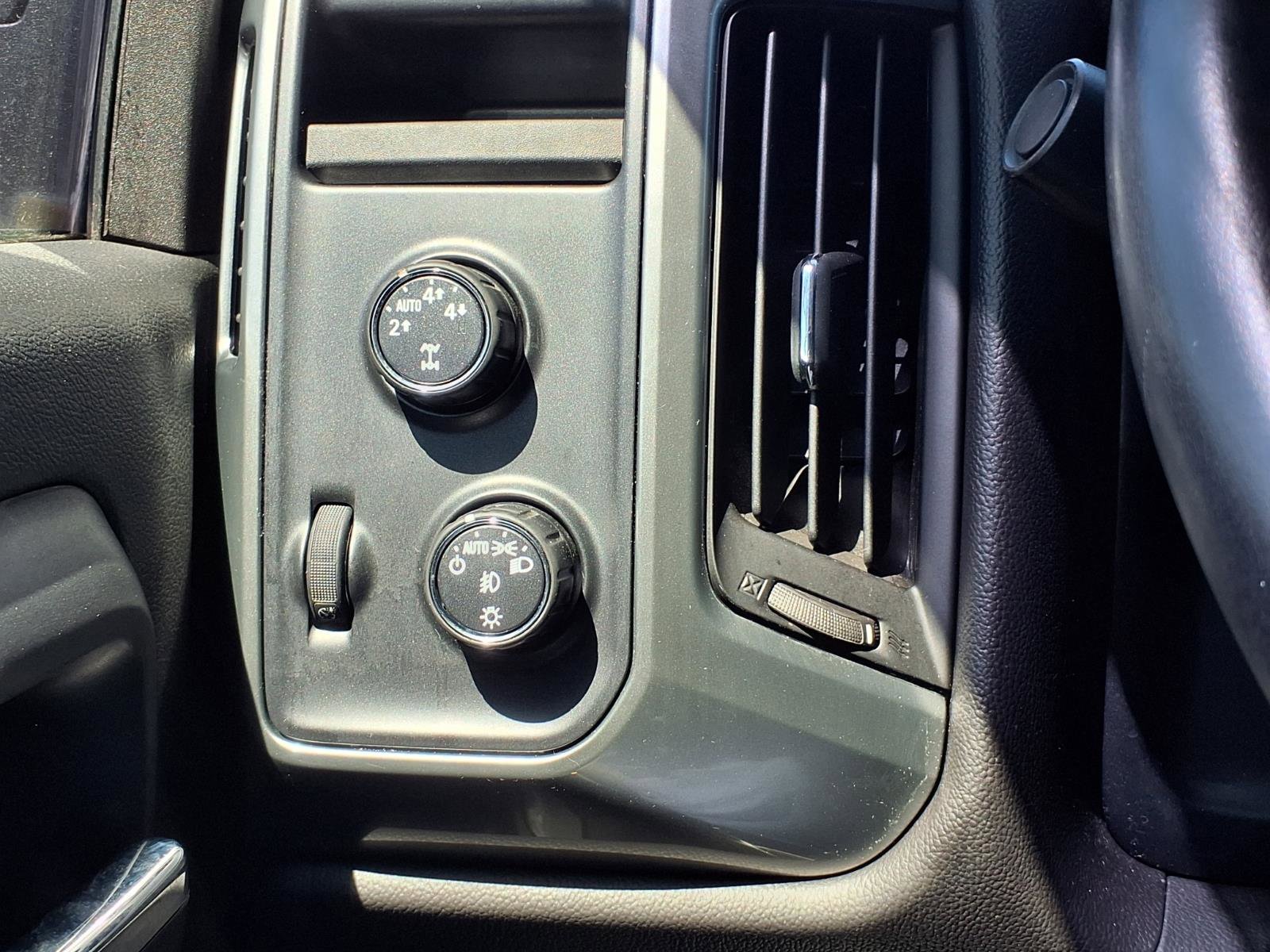 Used 2015 Chevrolet Silverado 1500 LT w/ All Star Edition AWD/4WD image 17