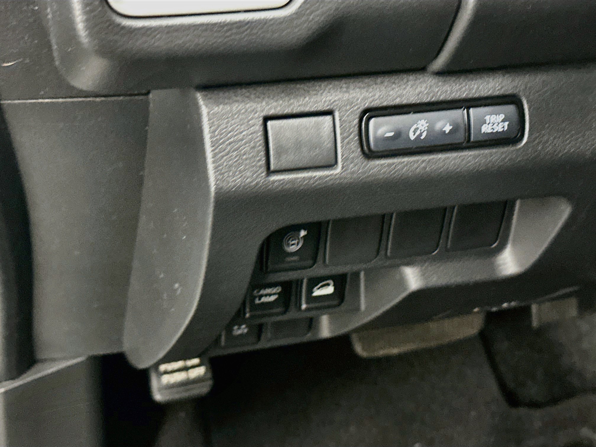 Used 2025 Nissan Frontier SV AWD/4WD image 17