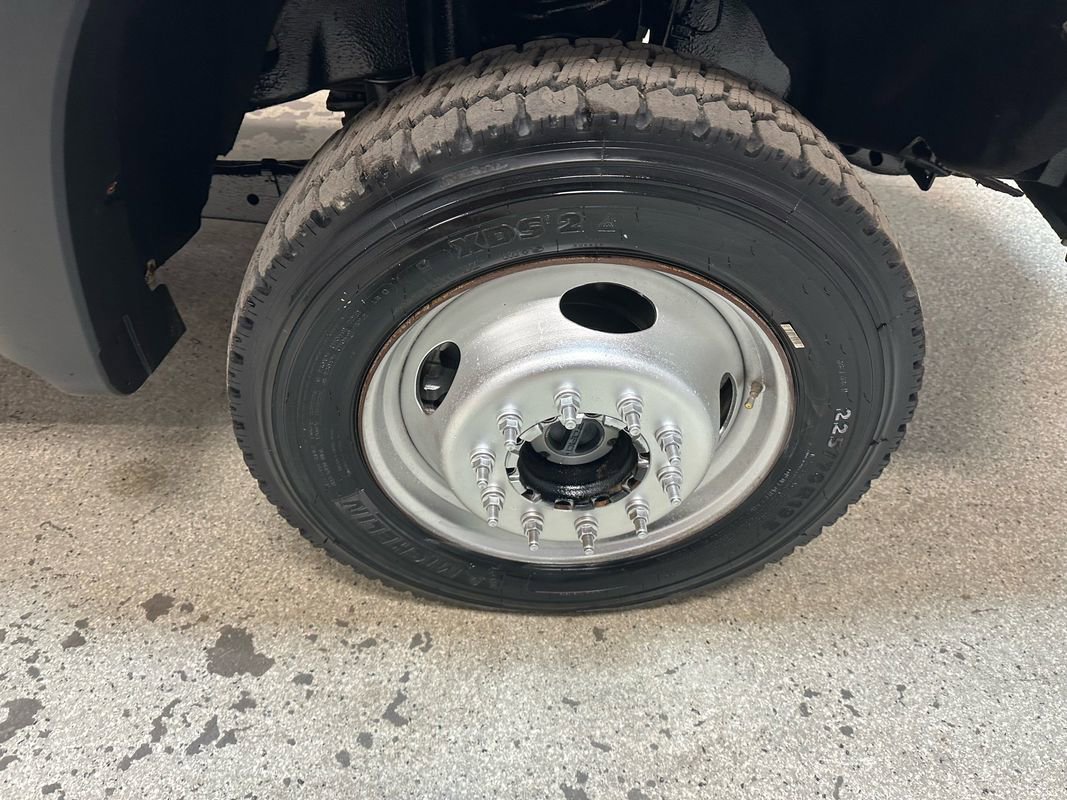 Used 2013 Ford F550 4x4 Crew Cab Super Duty w/ PWR Equipment Group image 32