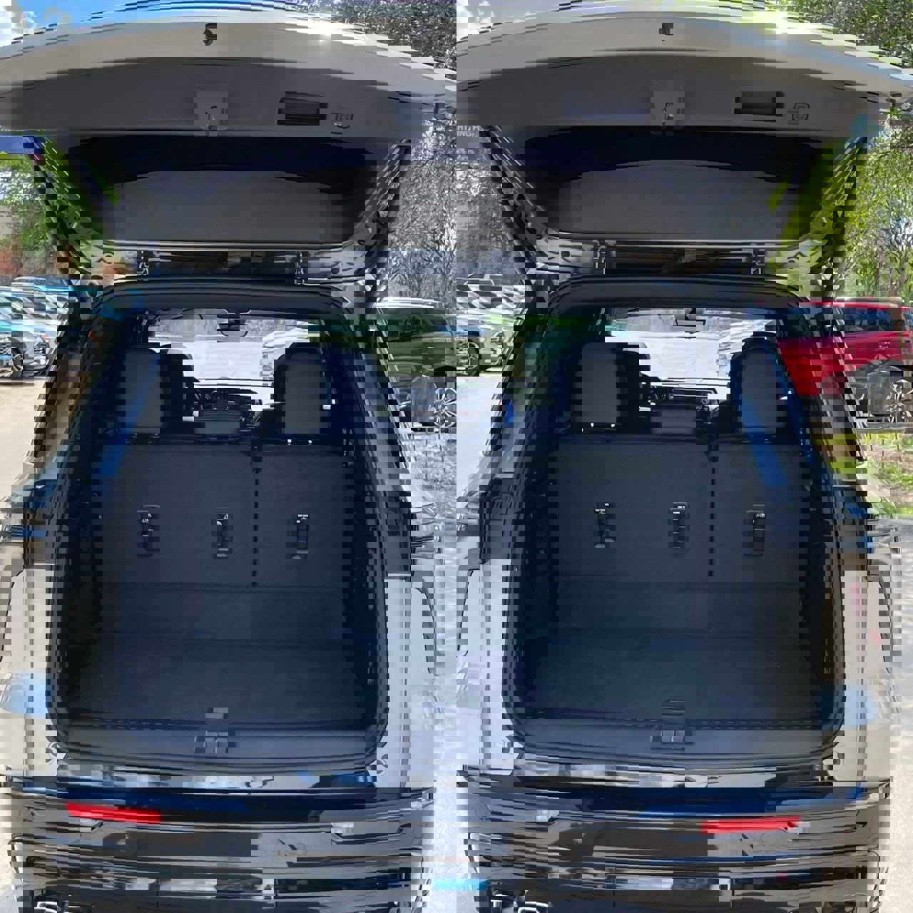 Used 2026 Chevrolet Traverse RS image 25