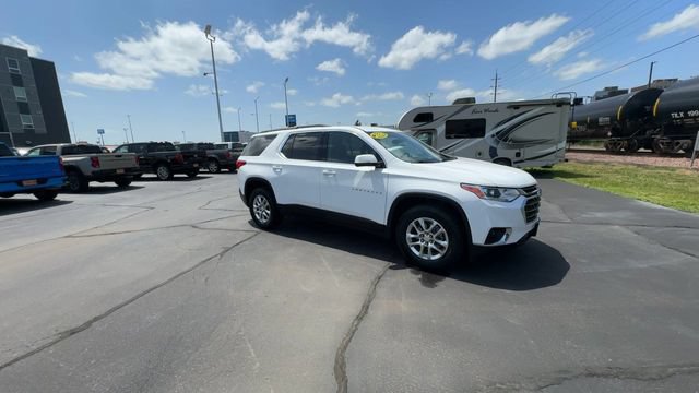 Used 2020 Chevrolet Traverse LT w/ Driver Confidence II Package AWD/4WD image 2