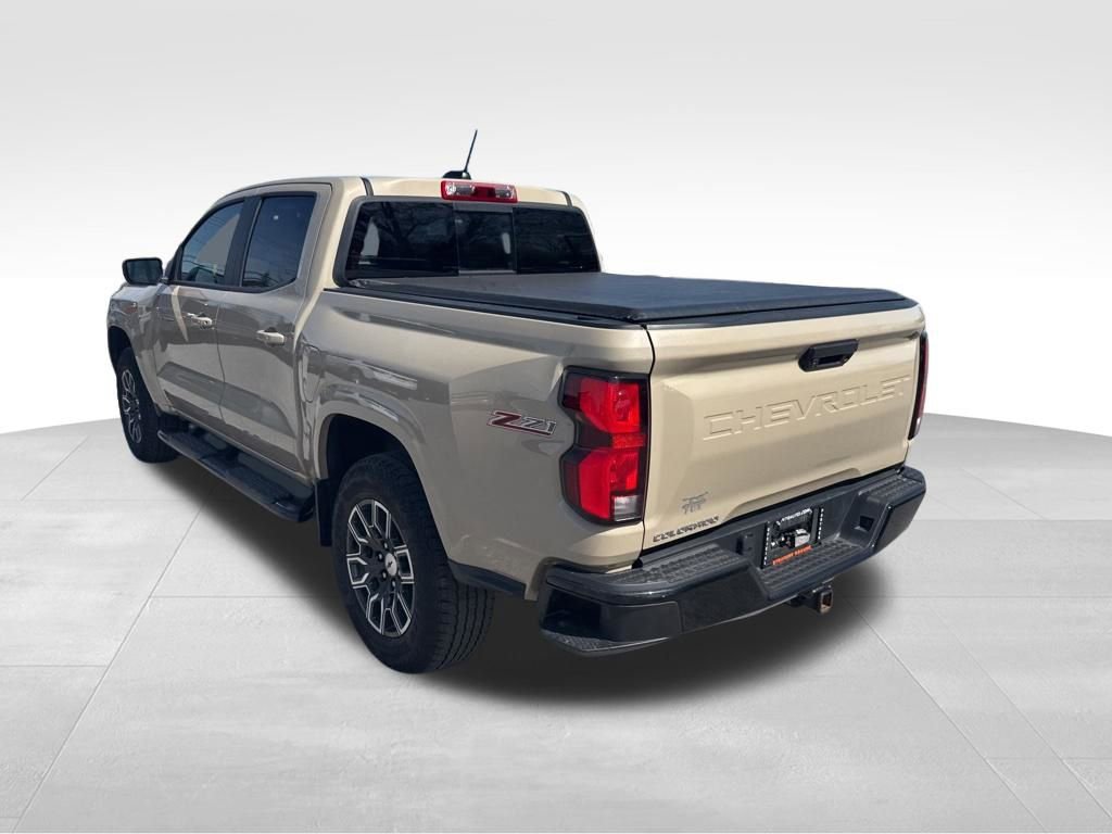 Used 2024 Chevrolet Colorado Z71 w/ Z71 Convenience Package 2 AWD/4WD image 3