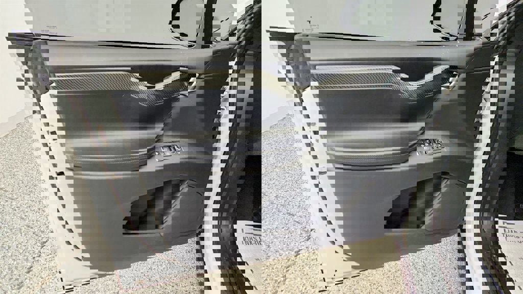 Used 2020 Tesla Model X Performance image 11