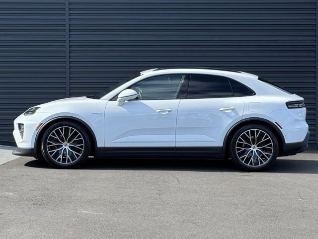 Certified 2025 Porsche Macan Electric image 2