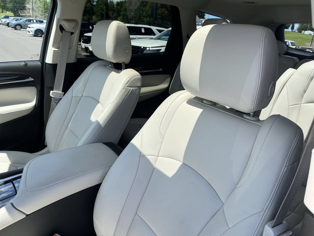 Used 2023 Buick Enclave Essence w/ Experience Buick Package AWD/4WD image 11