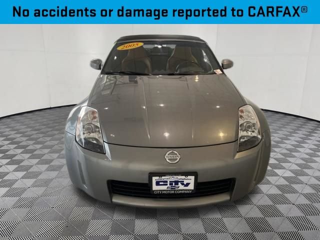 Used 2005 Nissan 350Z Grand Touring RWD image 2