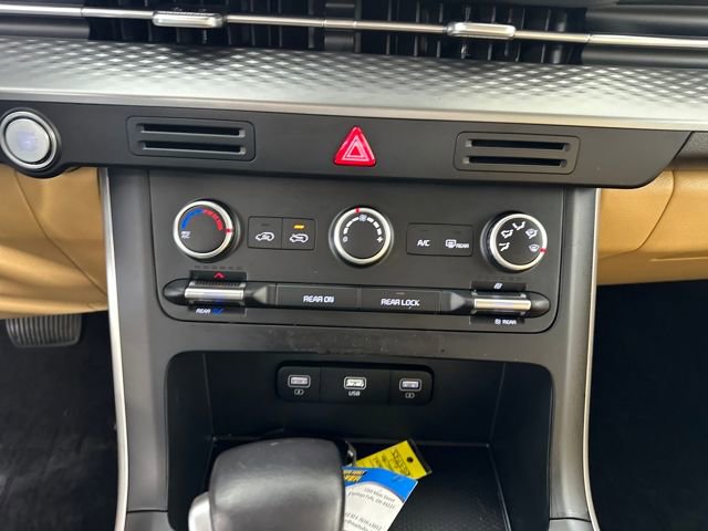 Used 2023 Kia Carnival LX image 23