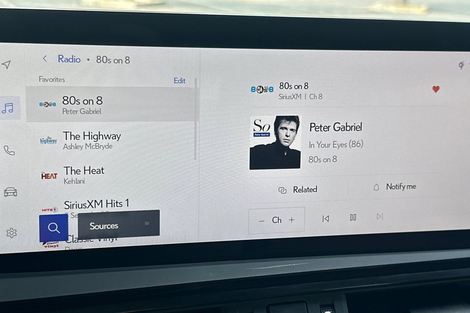 Certified 2025 Lexus ES 300h w/ Premium Package image 23