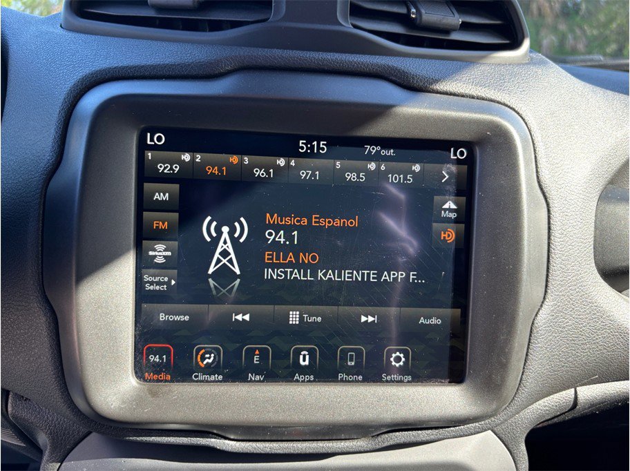 Used 2021 Jeep Renegade Latitude FWD image 27