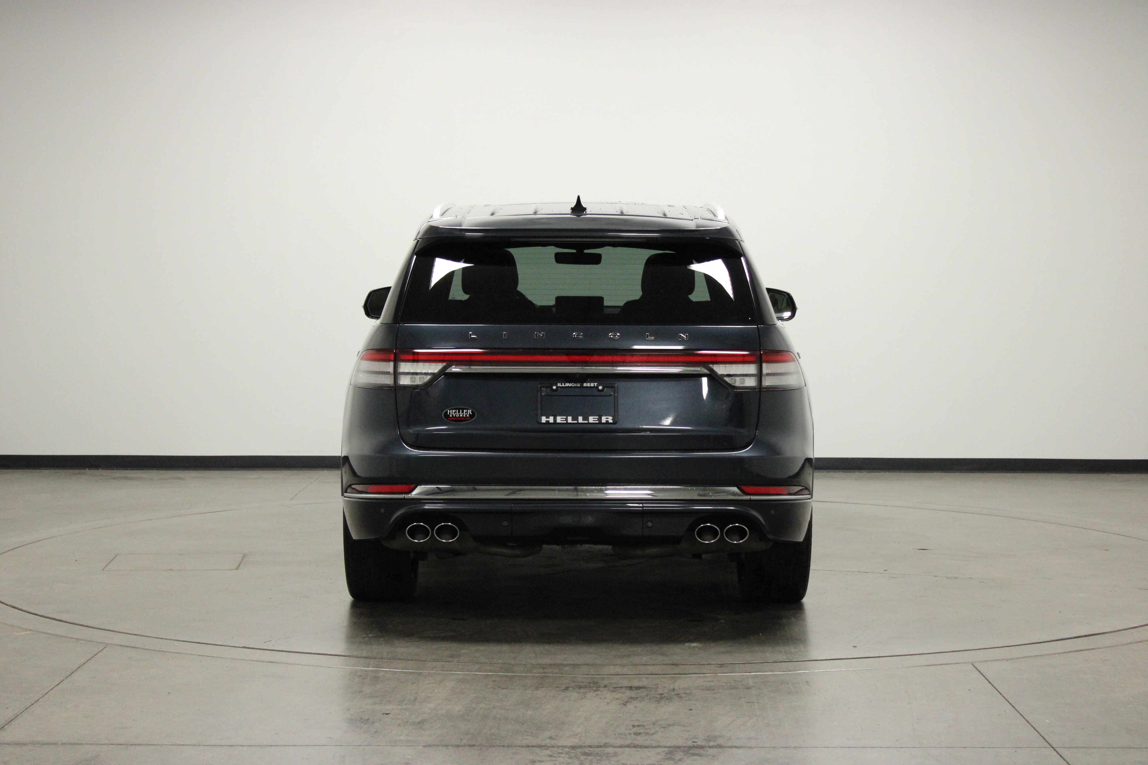 Used 2023 Lincoln Aviator Black Label w/ Class IV Trailer Tow Package image 7