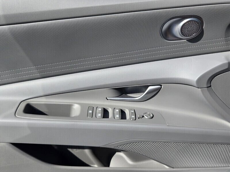 New 2026 Hyundai Elantra SE FWD image 12