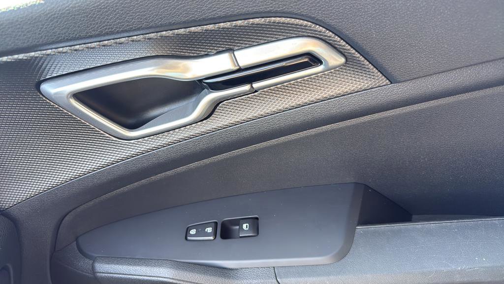 Used 2023 Kia Sportage LX image 15