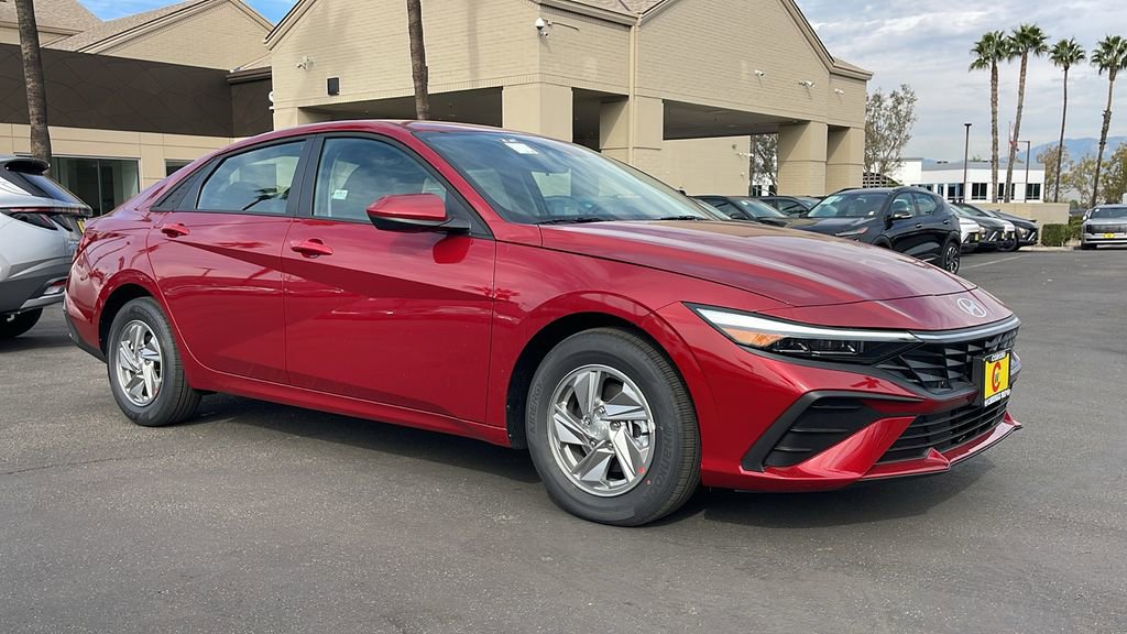 New 2026 Hyundai Elantra SE image 1