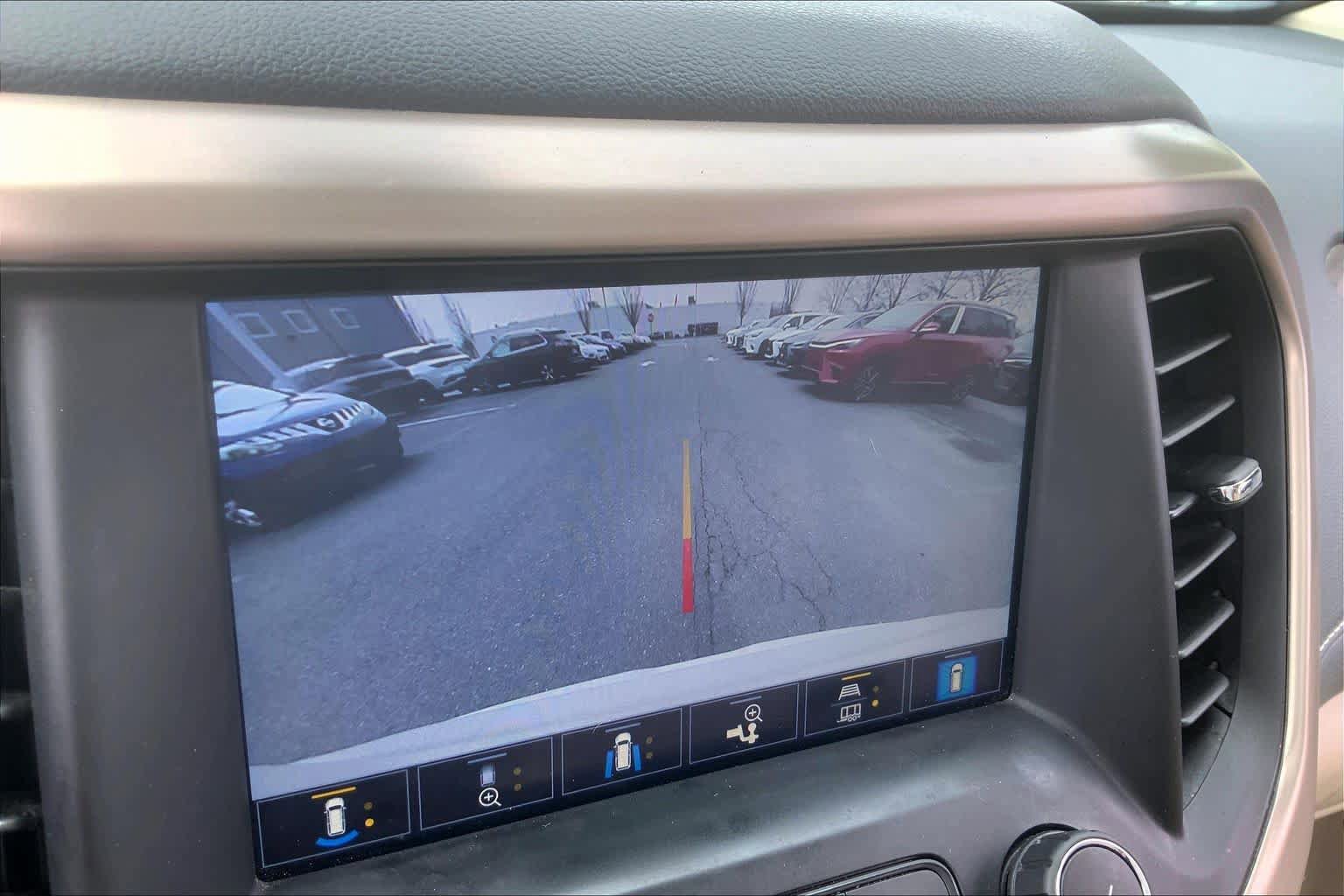 Used 2021 GMC Acadia Denali w/ Denali Ultimate Package AWD/4WD image 27