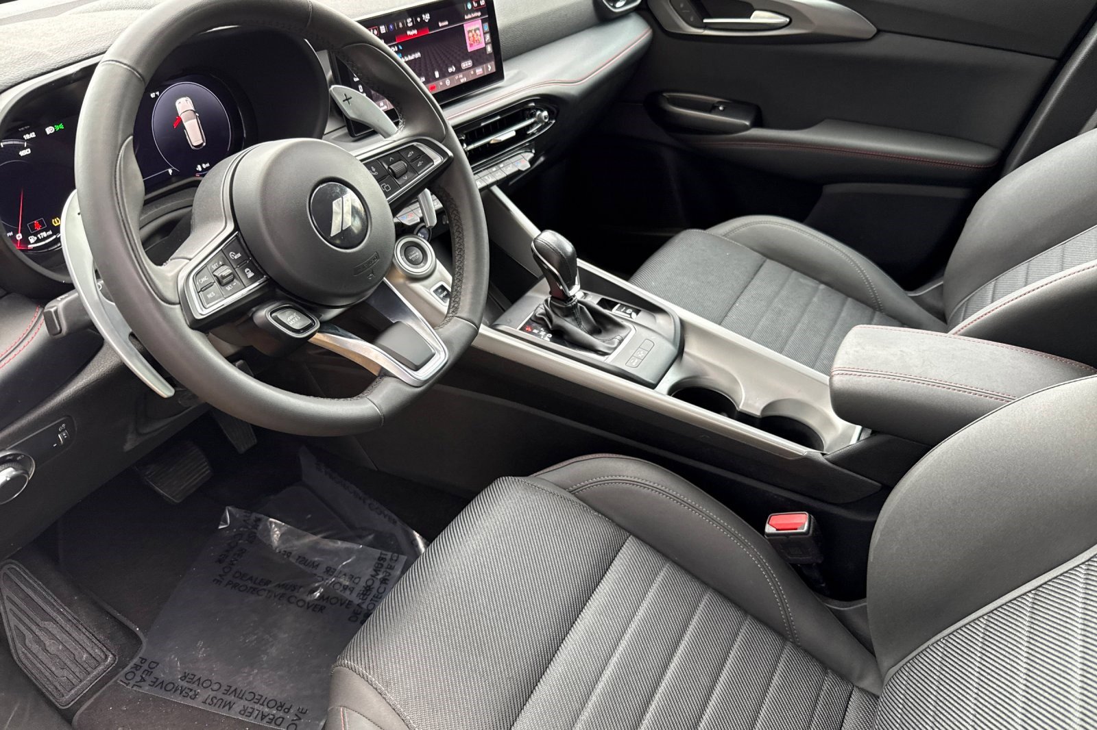 Used 2024 Dodge Hornet R/T w/ R/T Blacktop Package image 11