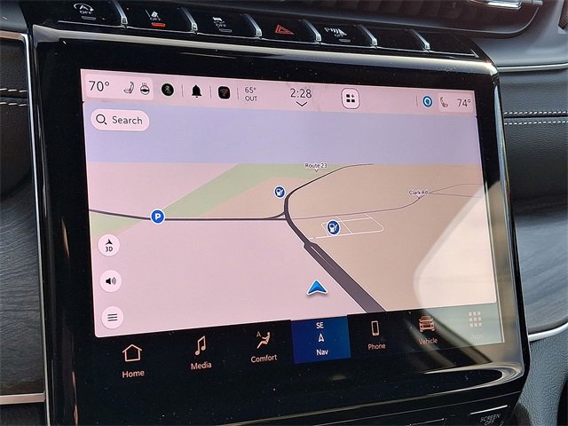 Used 2025 Jeep Grand Cherokee L Limited w/ Black Appearance Package image 14