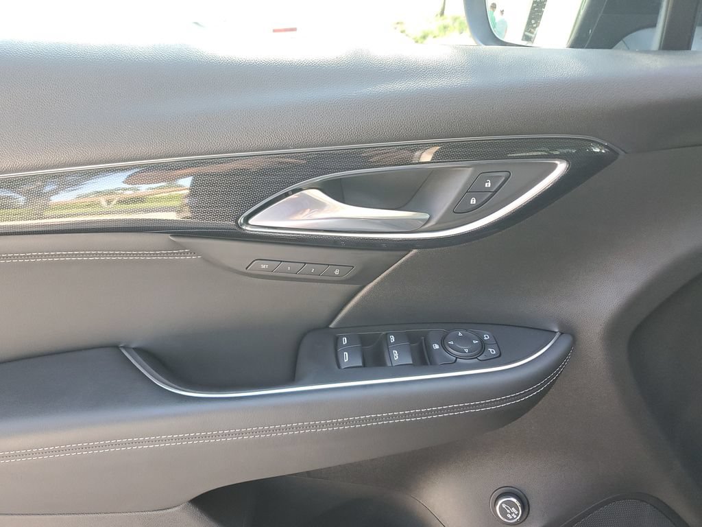 Certified 2021 Buick Envision Essence w/ Sport Touring Package FWD image 23
