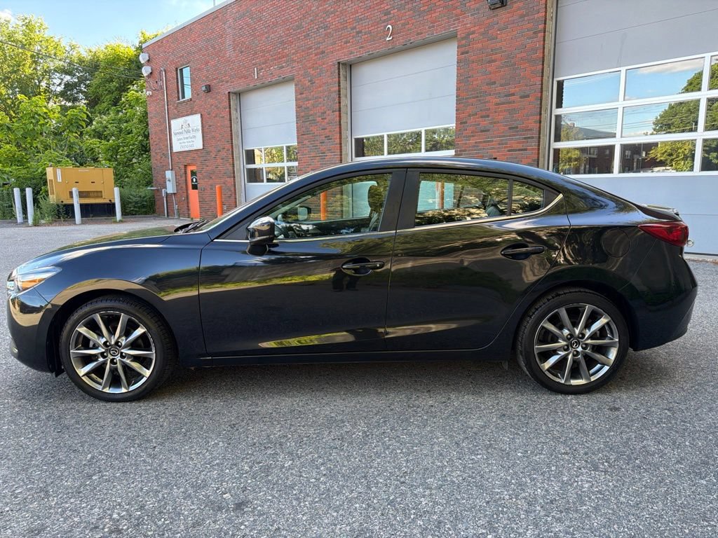 Used 2018 MAZDA MAZDA3 Touring FWD image 2