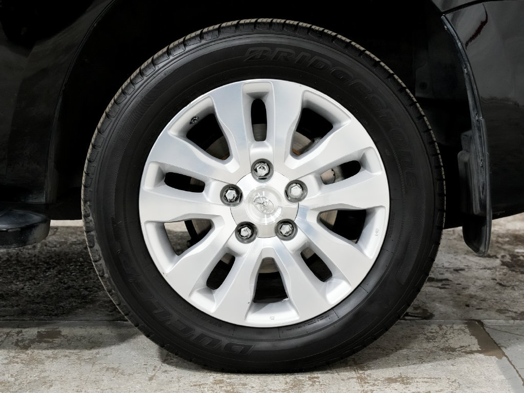 Used 2017 Toyota Sequoia Platinum RWD image 44