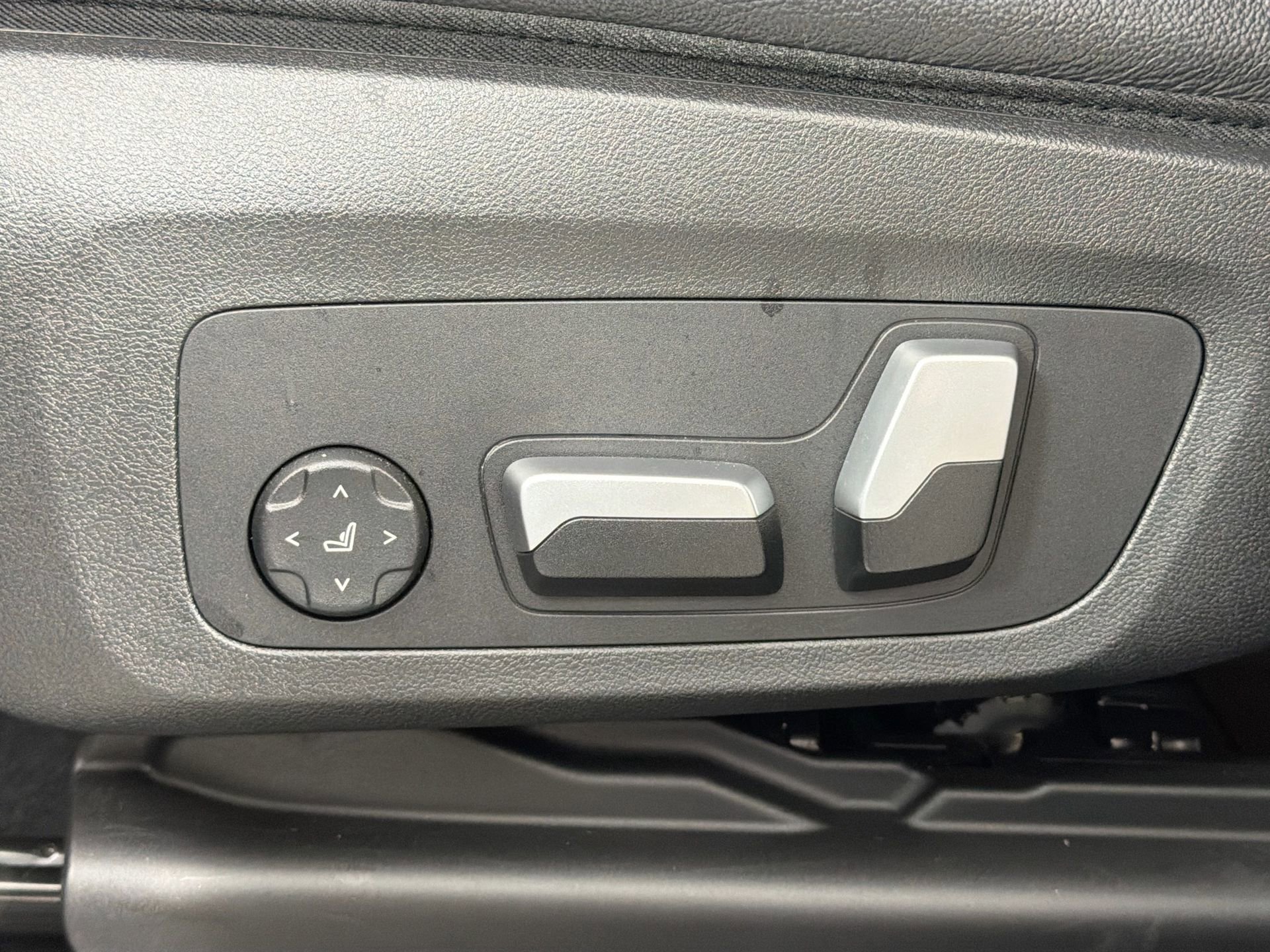 Certified 2024 BMW X3 sDrive30i w/ Premium Package image 20