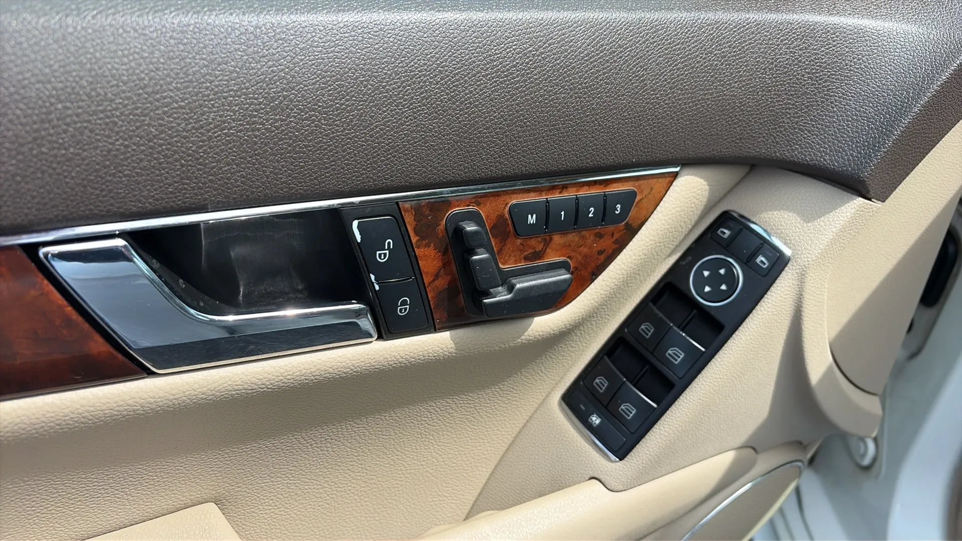 Used 2010 Mercedes-Benz C 300 4MATIC Sedan image 11