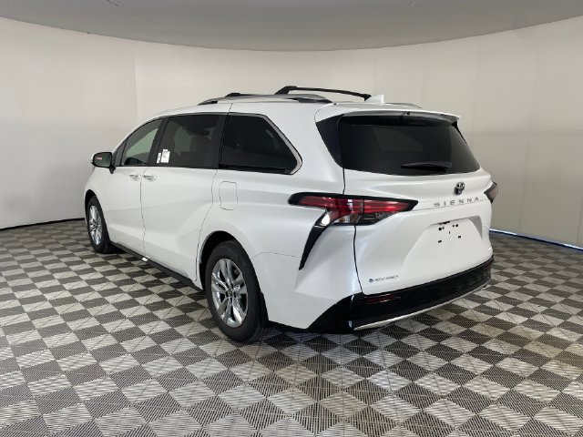 New 2026 Toyota Sienna Limited AWD/4WD image 17
