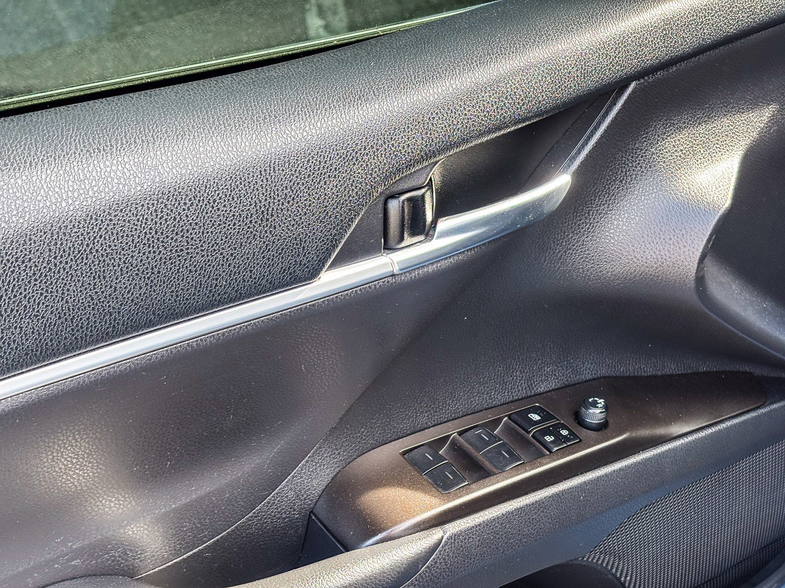 Used 2023 Toyota Camry SE FWD image 23