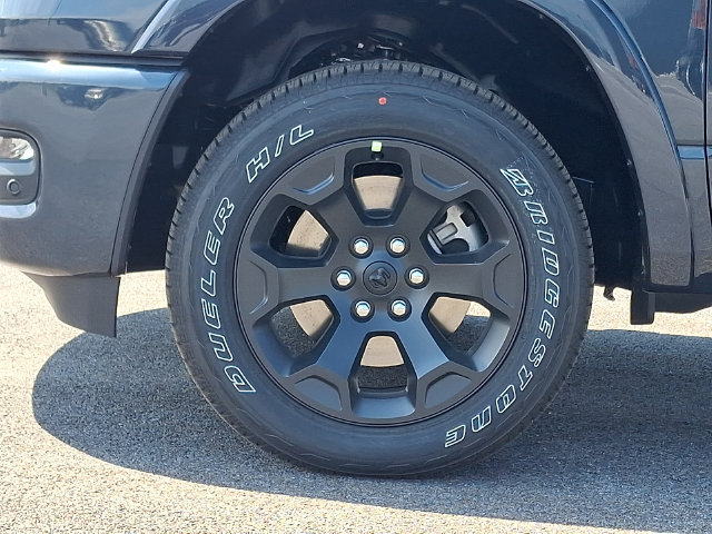 New 2026 RAM 1500 4x4 Crew Cab image 9