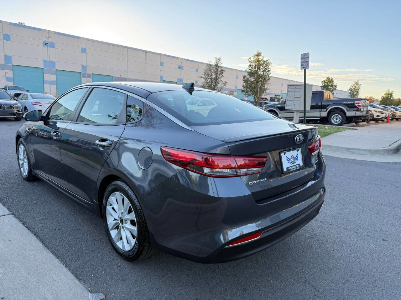 Used 2018 Kia Optima S image 12