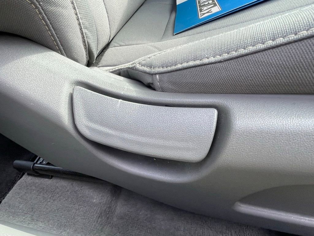 Used 2022 Hyundai Elantra SEL w/ Convenience Package FWD image 12