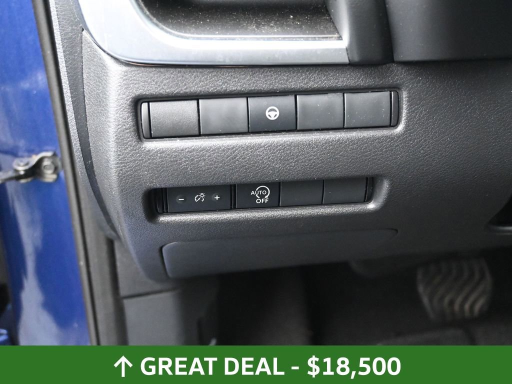 Used 2023 Nissan Rogue SV image 19