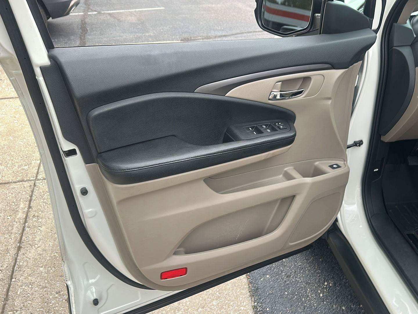 Used 2016 Honda Pilot LX image 19