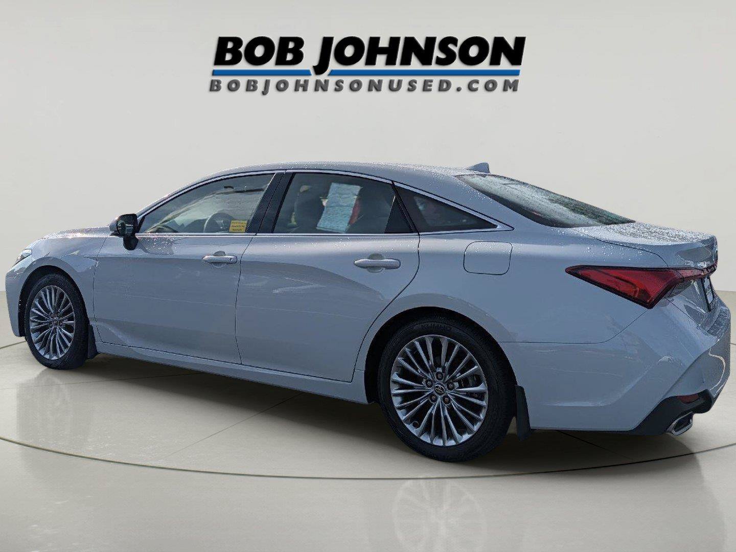 Used 2022 Toyota Avalon Limited w/ Advanced Safety Package FWD image 4