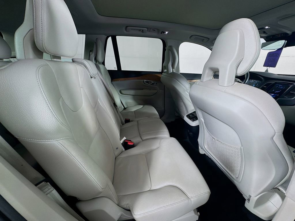 Used 2021 Volvo XC90 T6 Momentum image 35