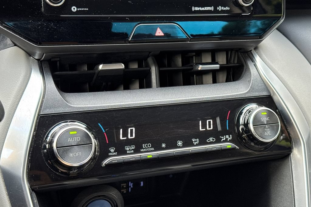 Certified 2021 Toyota Venza LE AWD/4WD image 19