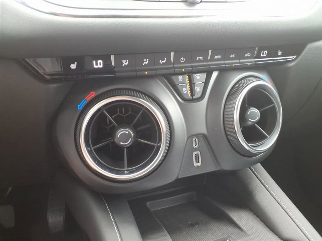 Used 2024 Chevrolet Blazer LT w/ Convenience Package FWD image 16